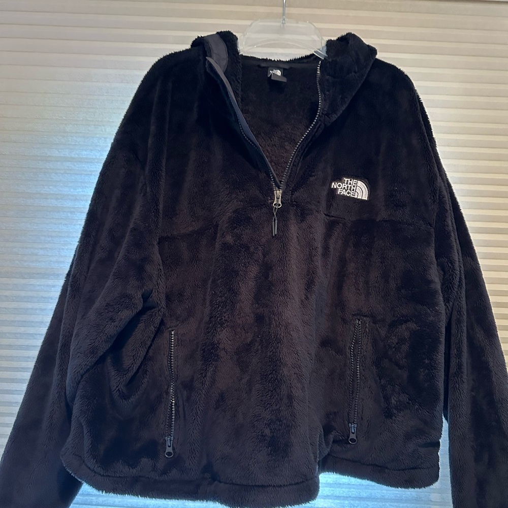Women’s North Face Osito quarter-zip hooded fleece jacket.   Size 3X black